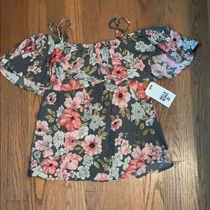 Off shoulder T-shirt